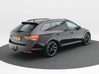 Skoda Superb Combi 1.4 TSi 218 Pk Automaat iV Sportline Business | Adaptive Cruise | CarPlay | Navigatie | Blu...