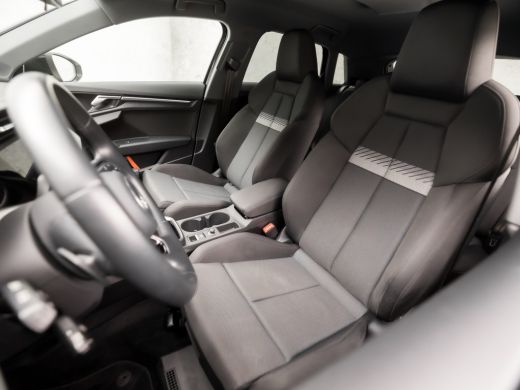 Audi A3 Sportback 30 TFSI Sportline Automaat (APPLE CARPLAY, GROOT NAVI, VIRTUAL COCKPIT, CAMERA, SPORTST... ActivLease financial lease