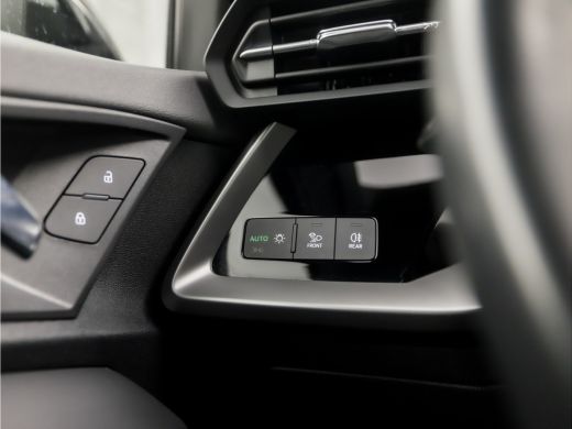 Audi A3 Sportback 30 TFSI Sportline Automaat (APPLE CARPLAY, GROOT NAVI, VIRTUAL COCKPIT, CAMERA, SPORTST... ActivLease financial lease