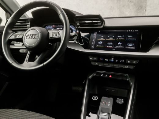 Audi A3 Sportback 30 TFSI Sportline Automaat (APPLE CARPLAY, GROOT NAVI, VIRTUAL COCKPIT, CAMERA, SPORTST... ActivLease financial lease