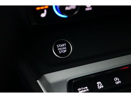 Audi Q3 35 TFSI 150PK S-Tronic Advanced Edition | TREKHAAK | CAMERA | AUTO A. KLEP ActivLease financial lease