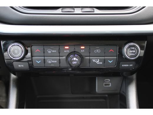 Jeep Compass 1.5T e-Hybrid Altitude / Navigatie / 360 Camera / Stuur -en stoelverwarming / Keyless / Draadloze... ActivLease financial lease