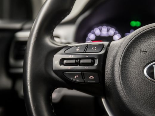 Kia Stonic 1.0 T-GDi DynamicLine (APPLE CARPLAY, NAVIGATIE, CAMERA, PARKEERSENSOREN, SPORTSTOELEN, CRUISE, G... ActivLease financial lease