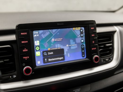 Kia Stonic 1.0 T-GDi DynamicLine (APPLE CARPLAY, NAVIGATIE, CAMERA, PARKEERSENSOREN, SPORTSTOELEN, CRUISE, G... ActivLease financial lease