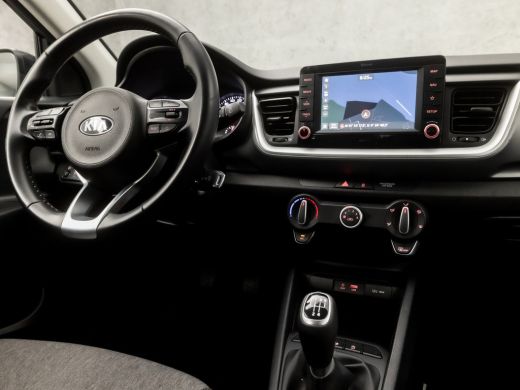 Kia Stonic 1.0 T-GDi DynamicLine (APPLE CARPLAY, NAVIGATIE, CAMERA, PARKEERSENSOREN, SPORTSTOELEN, CRUISE, G... ActivLease financial lease