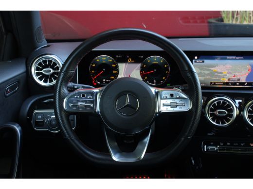 Mercedes A-Klasse 200 Business Solution AMG | Ambient Lighting | Camera | Stoelverwarming | Dodehoekdetectie ActivLease financial lease