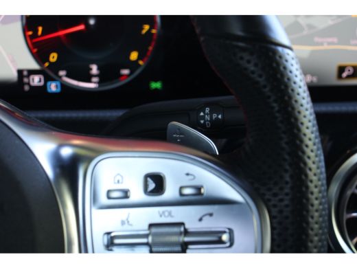 Mercedes A-Klasse 200 Business Solution AMG | Ambient Lighting | Camera | Stoelverwarming | Dodehoekdetectie ActivLease financial lease