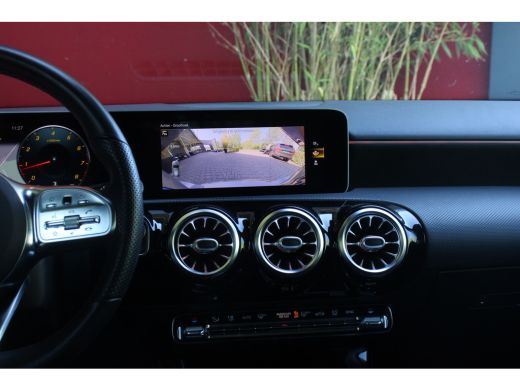 Mercedes A-Klasse 200 Business Solution AMG | Ambient Lighting | Camera | Stoelverwarming | Dodehoekdetectie ActivLease financial lease