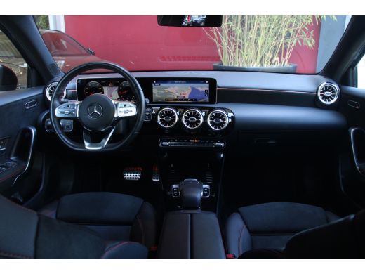 Mercedes A-Klasse 200 Business Solution AMG | Ambient Lighting | Camera | Stoelverwarming | Dodehoekdetectie ActivLease financial lease