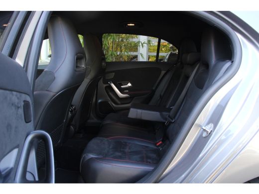 Mercedes A-Klasse 200 Business Solution AMG | Ambient Lighting | Camera | Stoelverwarming | Dodehoekdetectie ActivLease financial lease