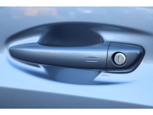 Peugeot 208 1.2 PURETECH 100PK ALLURE PACK / NAVI / CLIMA / FULL-LED / LEDER / PDC / 16" LMV / CAMERA / ADAPT... ActivLease financial lease