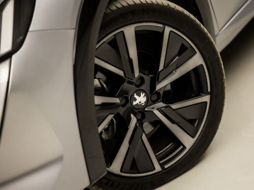 Peugeot 208 1.2 PureTech GT Automaat (VIRTUAL COCKPIT, APPLE CARPLAY, GROOT NAVI, LEDER, SFEERVERLICHTING, SP... ActivLease financial lease
