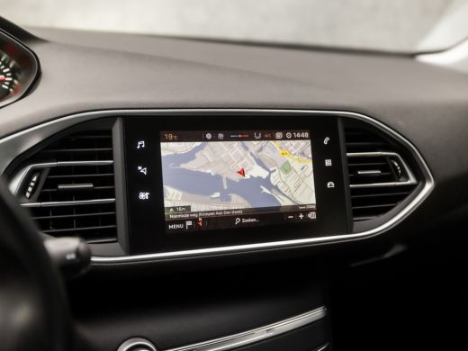 Peugeot 308 SW 1.2 PureTech Sport (APPLE CARPLAY, GROOT NAVI, CRUISE, SPORTSTOELEN, BLUETOOTH, ARMSTEUN, NIEU... ActivLease financial lease