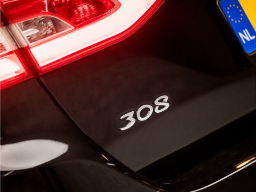 Peugeot 308 SW 1.2 PureTech Sport (APPLE CARPLAY, GROOT NAVI, CRUISE, SPORTSTOELEN, BLUETOOTH, ARMSTEUN, NIEU... ActivLease financial lease