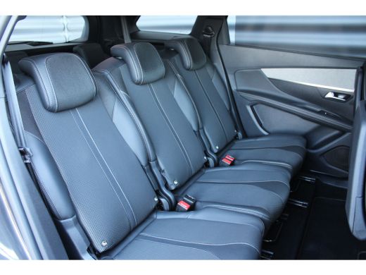 Peugeot 5008 1.2 PURETECH 130PK GT PACK AUTOMAAT / NAVI / CLIMA / PDC / 19" LMV / CAMERA / KEYLESS / FULL-LED ... ActivLease financial lease