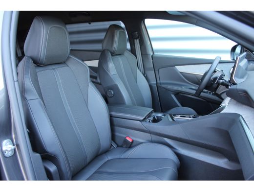 Peugeot 5008 1.2 PURETECH 130PK GT PACK AUTOMAAT / NAVI / CLIMA / PDC / 19" LMV / CAMERA / KEYLESS / FULL-LED ... ActivLease financial lease
