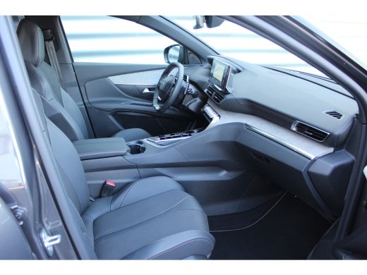 Peugeot 5008 1.2 PURETECH 130PK GT PACK AUTOMAAT / NAVI / CLIMA / PDC / 19" LMV / CAMERA / KEYLESS / FULL-LED ... ActivLease financial lease