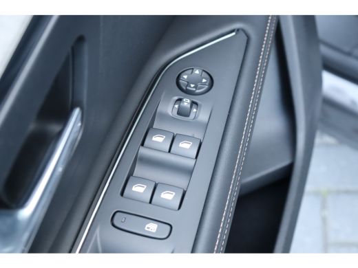 Peugeot 5008 1.2 PURETECH 130PK GT PACK AUTOMAAT / NAVI / CLIMA / PDC / 19" LMV / CAMERA / KEYLESS / FULL-LED ... ActivLease financial lease