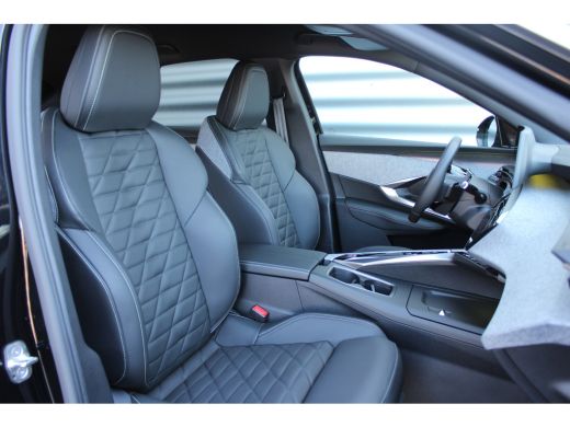 Peugeot E-3008 73KWH GT AVANTAGE 214PK / NAVI / LEDER / CLIMA / FULL-LED / 20" LMV / KEYLESS / WARMTEPOMP / FOCA... ActivLease financial lease