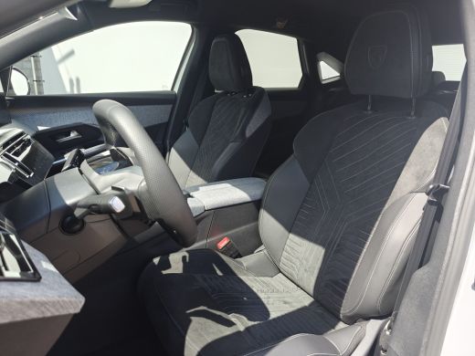 Peugeot e-3008 GT Avantage 73 kWh | Achteruitrijcamera | Apple Carplay/Android Auto|telefoonintegratie premium |... ActivLease financial lease