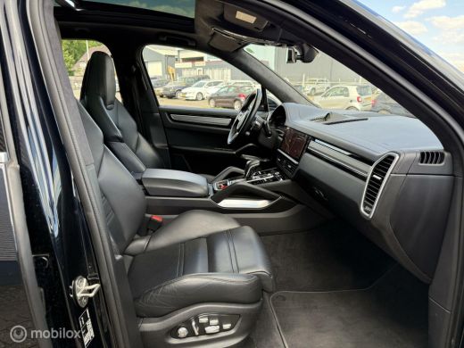 Porsche Cayenne 4.0 Turbo S E-Hybrid KERAMISCHE REMMEN ActivLease financial lease