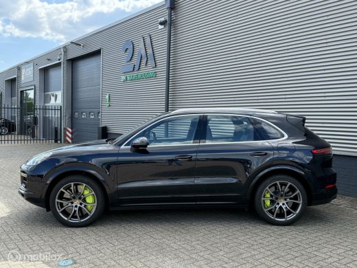 Porsche Cayenne 4.0 Turbo S E-Hybrid KERAMISCHE REMMEN ActivLease financial lease