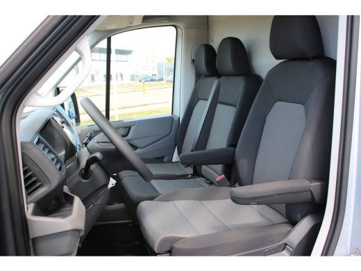 Volkswagen Crafter | Exclusive | L3 | 2.0 TDI 141 PK | Automaat | Glasrasteel van den Born | Trekhaak | Betonplex La... ActivLease financial lease