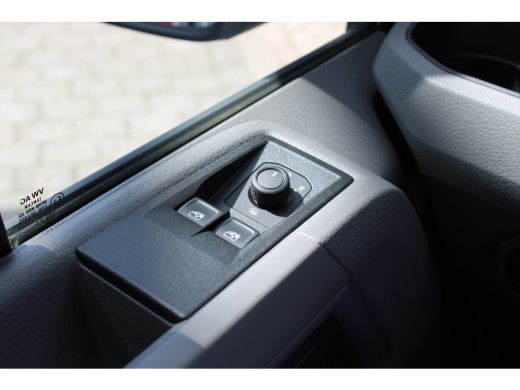 Volkswagen Crafter | Exclusive | L3 | 2.0 TDI 141 PK | Automaat | Glasrasteel van den Born | Trekhaak | Betonplex La... ActivLease financial lease