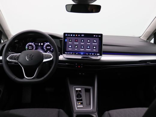 Volkswagen Golf 1.5 eHybrid Life Edition Adaptieve Cruise Controle, Navi via Apple Carplay/Android Auto, Achterui... ActivLease financial lease