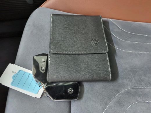Volkswagen ID.4 First 77 kWh | Warmtepomp | Navi | Camera | ActivLease financial lease