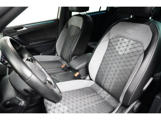 Volkswagen Tiguan 1.4 TSI 245PK DSG-6 eHybrid R-Line | NAVIGATIE | CAMERA | AUTO A. KLEP ActivLease financial lease