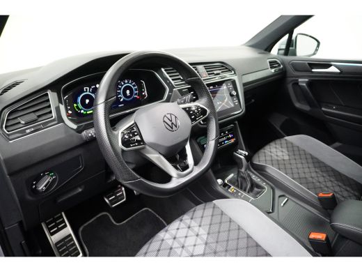 Volkswagen Tiguan 1.4 TSI 245PK DSG-6 eHybrid R-Line | NAVIGATIE | CAMERA | AUTO A. KLEP ActivLease financial lease