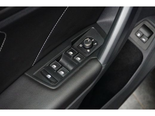 Volkswagen Tiguan 1.4 TSI 245PK DSG-6 eHybrid R-Line | NAVIGATIE | CAMERA | AUTO A. KLEP ActivLease financial lease