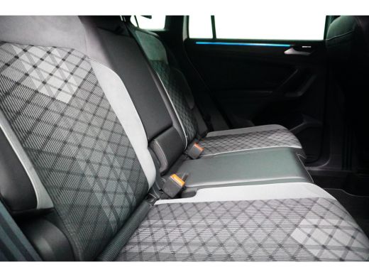 Volkswagen Tiguan 1.4 TSI 245PK DSG-6 eHybrid R-Line | NAVIGATIE | CAMERA | AUTO A. KLEP ActivLease financial lease