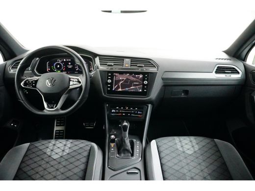 Volkswagen Tiguan 1.4 TSI 245PK DSG-6 eHybrid R-Line | NAVIGATIE | CAMERA | AUTO A. KLEP ActivLease financial lease