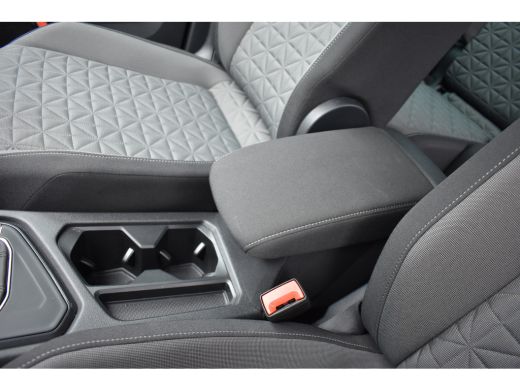 Volkswagen Tiguan 1.5 TSI 150PK DSG-7 Life + | TREKHAAK | CAMERA | NAVI BY APP | STOELVERW. ActivLease financial lease
