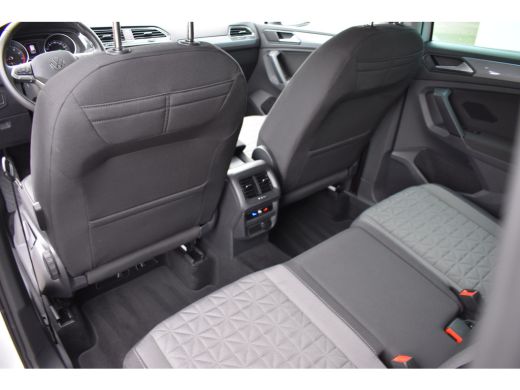 Volkswagen Tiguan 1.5 TSI 150PK DSG-7 Life + | TREKHAAK | CAMERA | NAVI BY APP | STOELVERW. ActivLease financial lease