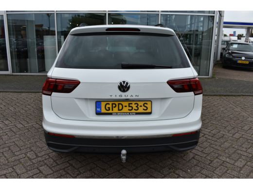 Volkswagen Tiguan 1.5 TSI 150PK DSG-7 Life + | TREKHAAK | CAMERA | NAVI BY APP | STOELVERW. ActivLease financial lease