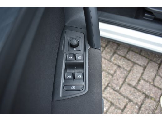 Volkswagen Tiguan 1.5 TSI 150PK DSG-7 Life + | TREKHAAK | CAMERA | NAVI BY APP | STOELVERW. ActivLease financial lease