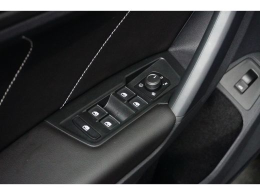 Volkswagen Tiguan 2.0 TSI 190PK DSG-7 4Motion | TREKHAAK | NAVIGATIE | CAMERA | AUTO A. KLEP ActivLease financial lease