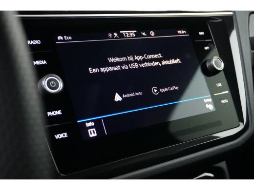 Volkswagen Tiguan 2.0 TSI 190PK DSG-7 4Motion | TREKHAAK | NAVIGATIE | CAMERA | AUTO A. KLEP ActivLease financial lease