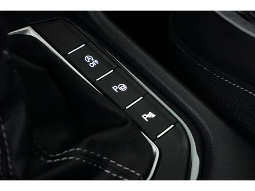 Volkswagen Tiguan 2.0 TSI 190PK DSG-7 4Motion | TREKHAAK | NAVIGATIE | CAMERA | AUTO A. KLEP ActivLease financial lease