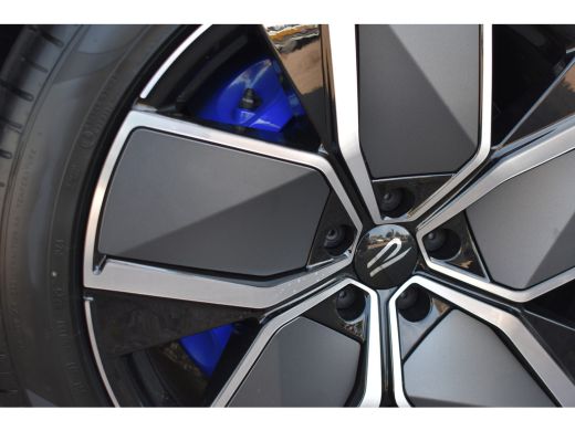 Volkswagen Touareg 3.0 TSi eHybrid 462PK 4MOTION R | LUCHTVERING | TREKHAAK | PANORAMADAK | 360 CAMERA | NACHTZICHT ... ActivLease financial lease