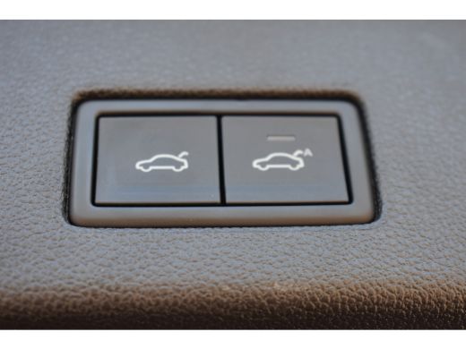 Volkswagen Touareg 3.0 TSi eHybrid 462PK 4MOTION R | LUCHTVERING | TREKHAAK | PANORAMADAK | 360 CAMERA | NACHTZICHT ... ActivLease financial lease