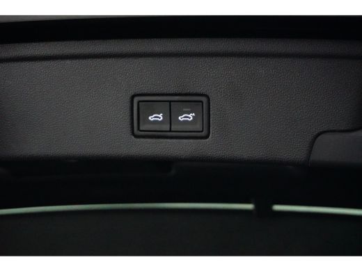 Volkswagen Touareg 3.0 TSi eHybrid 462PK 4MOTION R | LUCHTVERING | TREKHAAK | PANORAMADAK | 360 CAMERA | NACHTZICHT ... ActivLease financial lease