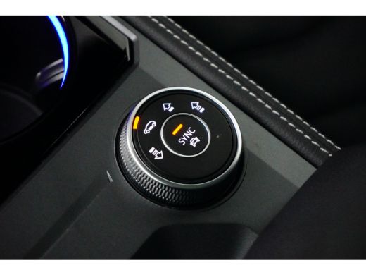 Volkswagen Touareg 3.0 TSi eHybrid 462PK 4MOTION R | LUCHTVERING | TREKHAAK | PANORAMADAK | 360 CAMERA | NACHTZICHT ... ActivLease financial lease