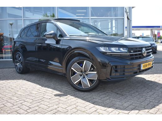 Volkswagen Touareg 3.0 TSi eHybrid 462PK 4MOTION R | LUCHTVERING | TREKHAAK | PANORAMADAK | 360 CAMERA | NACHTZICHT ... ActivLease financial lease