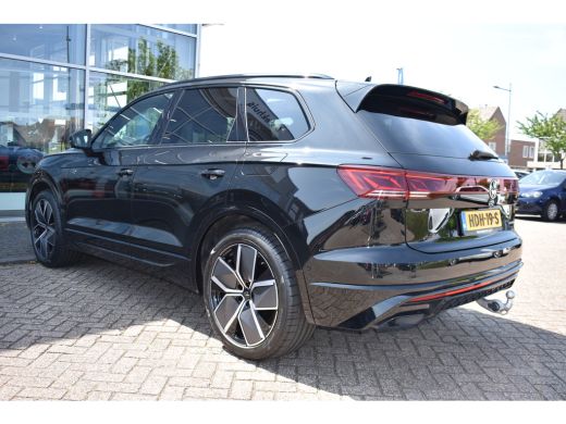 Volkswagen Touareg 3.0 TSi eHybrid 462PK 4MOTION R | LUCHTVERING | TREKHAAK | PANORAMADAK | 360 CAMERA | NACHTZICHT ... ActivLease financial lease