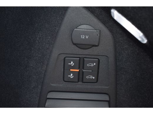 Volkswagen Touareg 3.0 TSi eHybrid 462PK 4MOTION R | LUCHTVERING | TREKHAAK | PANORAMADAK | 360 CAMERA | NACHTZICHT ... ActivLease financial lease