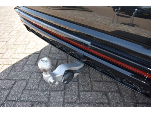 Volkswagen Touareg 3.0 TSi eHybrid 462PK 4MOTION R | LUCHTVERING | TREKHAAK | PANORAMADAK | 360 CAMERA | NACHTZICHT ... ActivLease financial lease